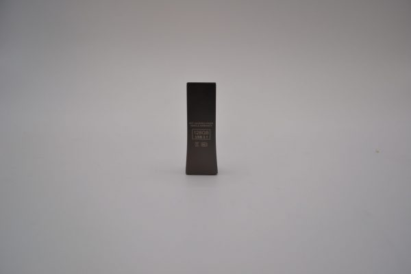 Tesla USB Silver With USB To USB-C Adapter 128gb - Image 2
