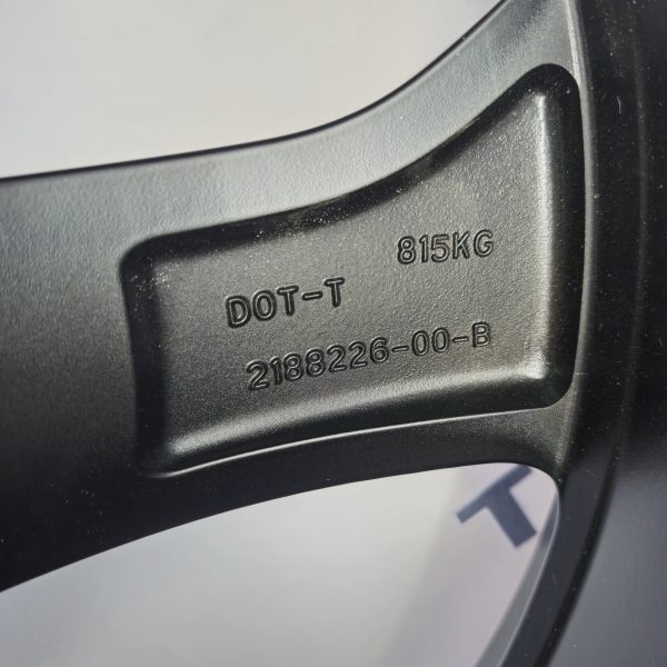 Tesla Model Y 2025+ 5 spoke OEM 19" 2188226-00-B Black - Image 4