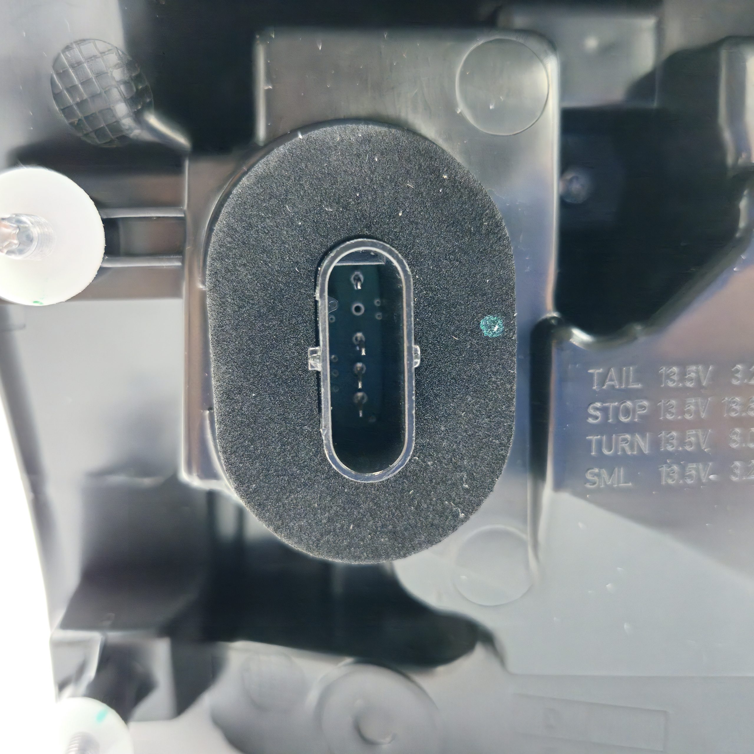 TESLA MODEL 3/Y REAR LEFT TAIL LIGHT ASSEMBLY 1077399-00-C 2021-24 - Image 2