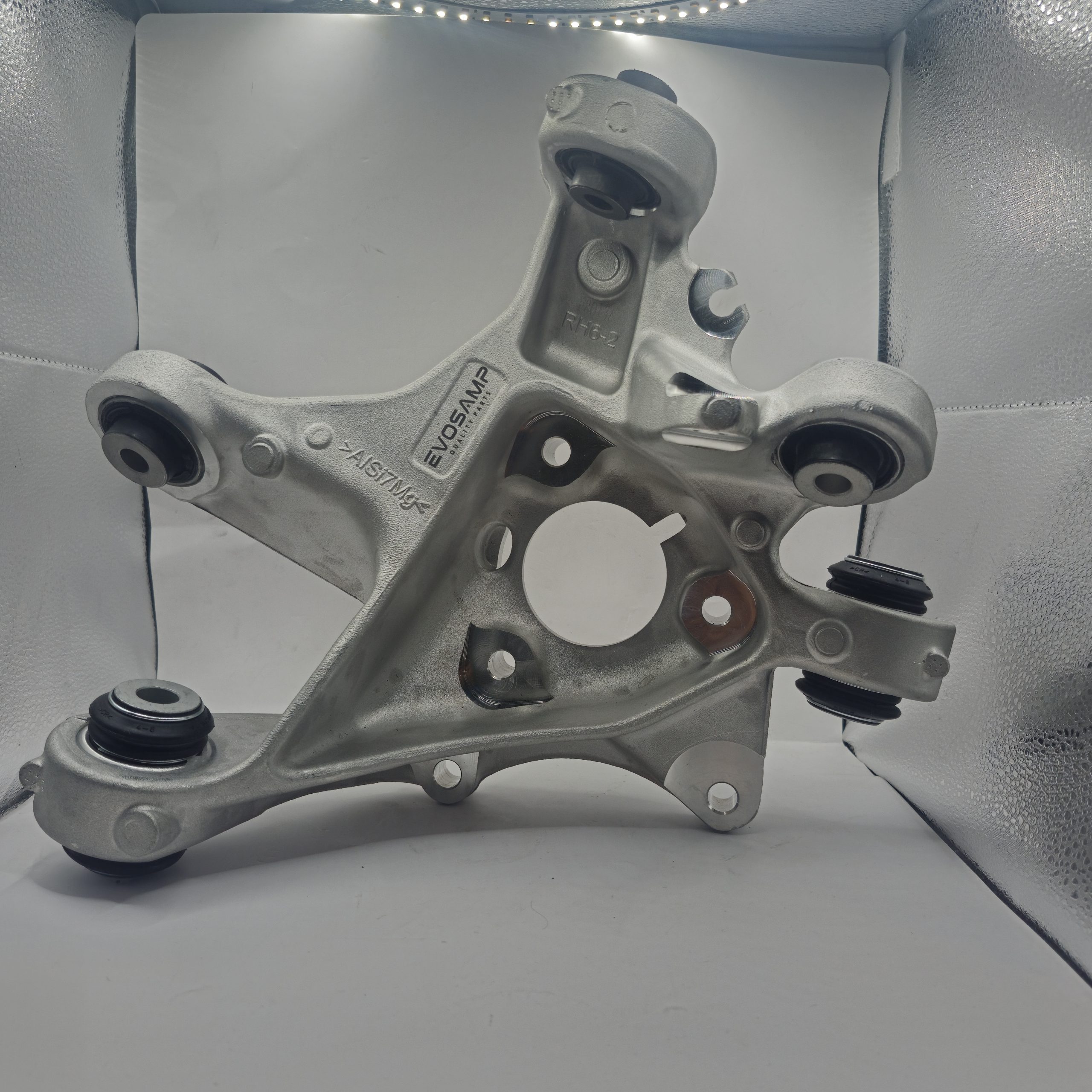 Tesla model 3 Rear Right Hand Side Knuckle EVOSAMP 1044416-00-G - Image 3