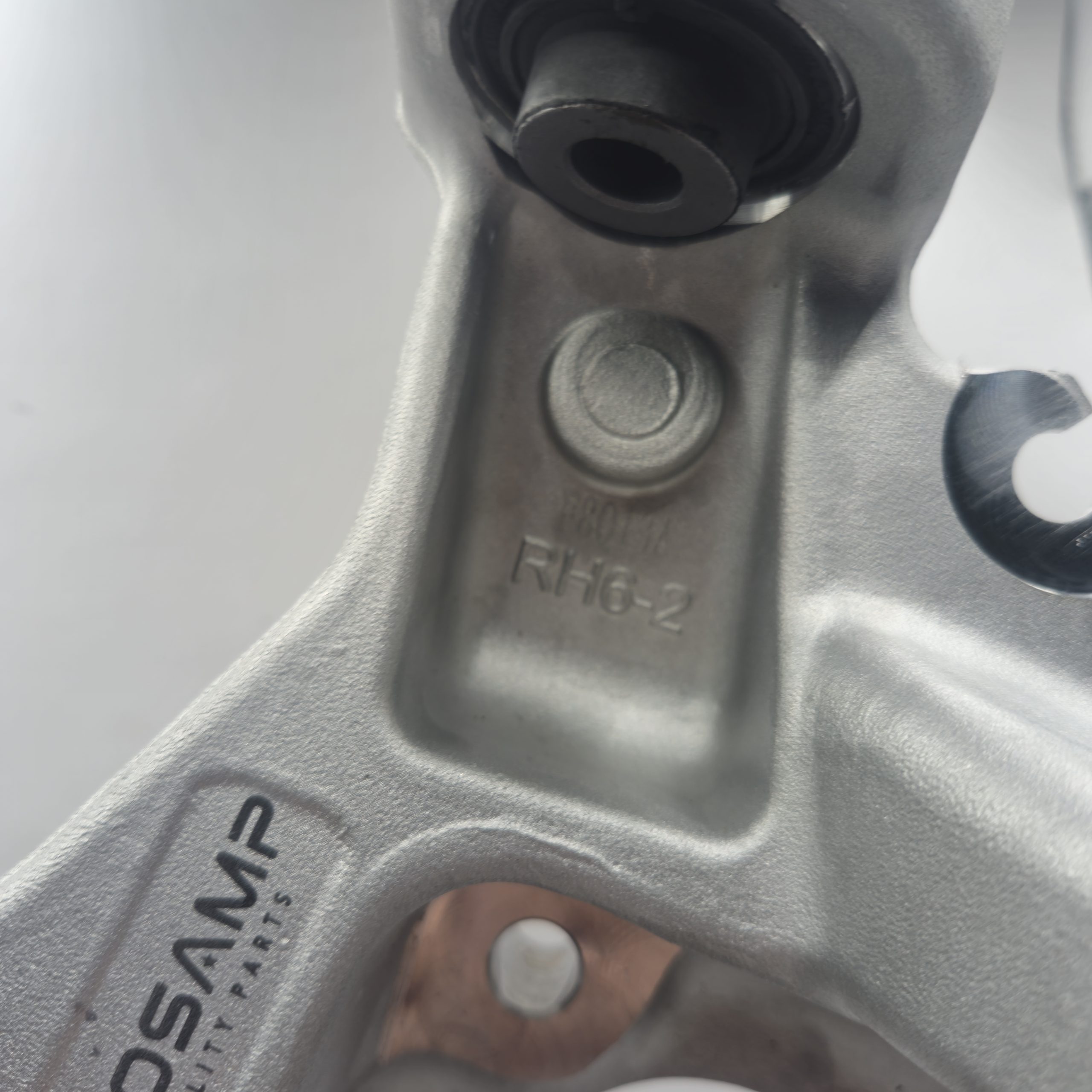 Tesla model 3 Rear Left Hand Side Knuckle EVOSAMP 1044411-00-G - Image 3