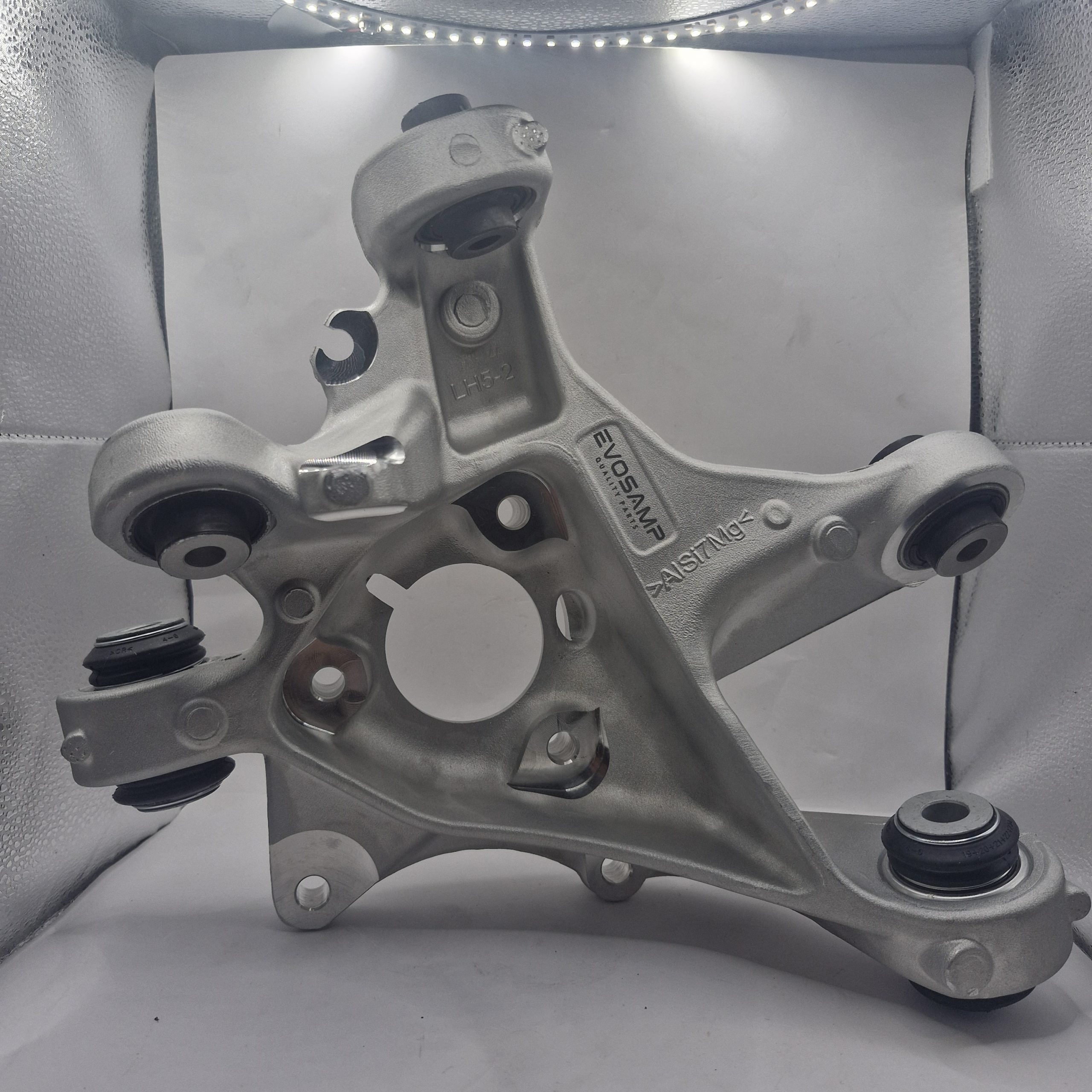 Tesla model 3 Rear Left Hand Side Knuckle EVOSAMP 1044411-00-G - Image 2