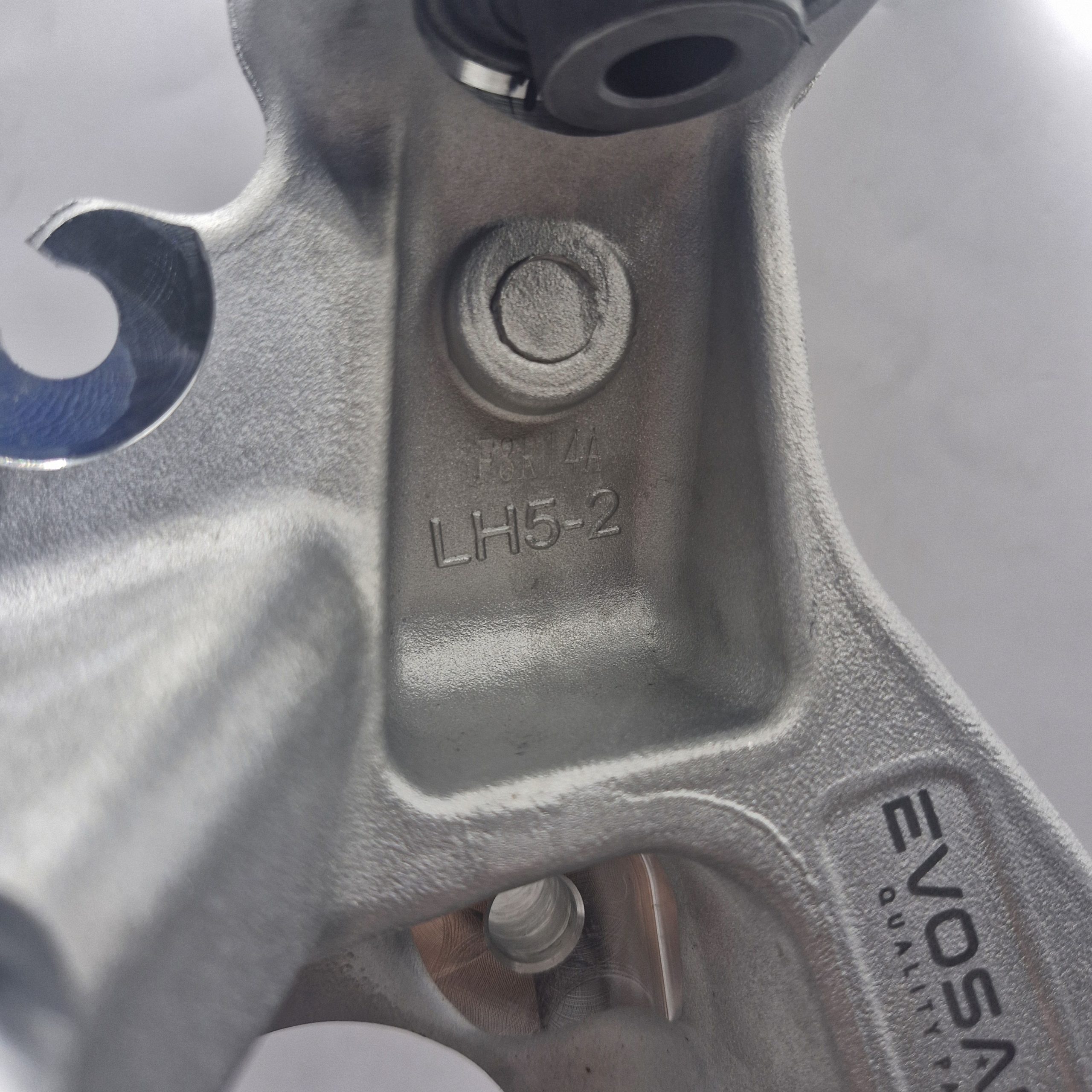 Tesla model 3 Rear Right Hand Side Knuckle EVOSAMP 1044416-00-G - Image 2