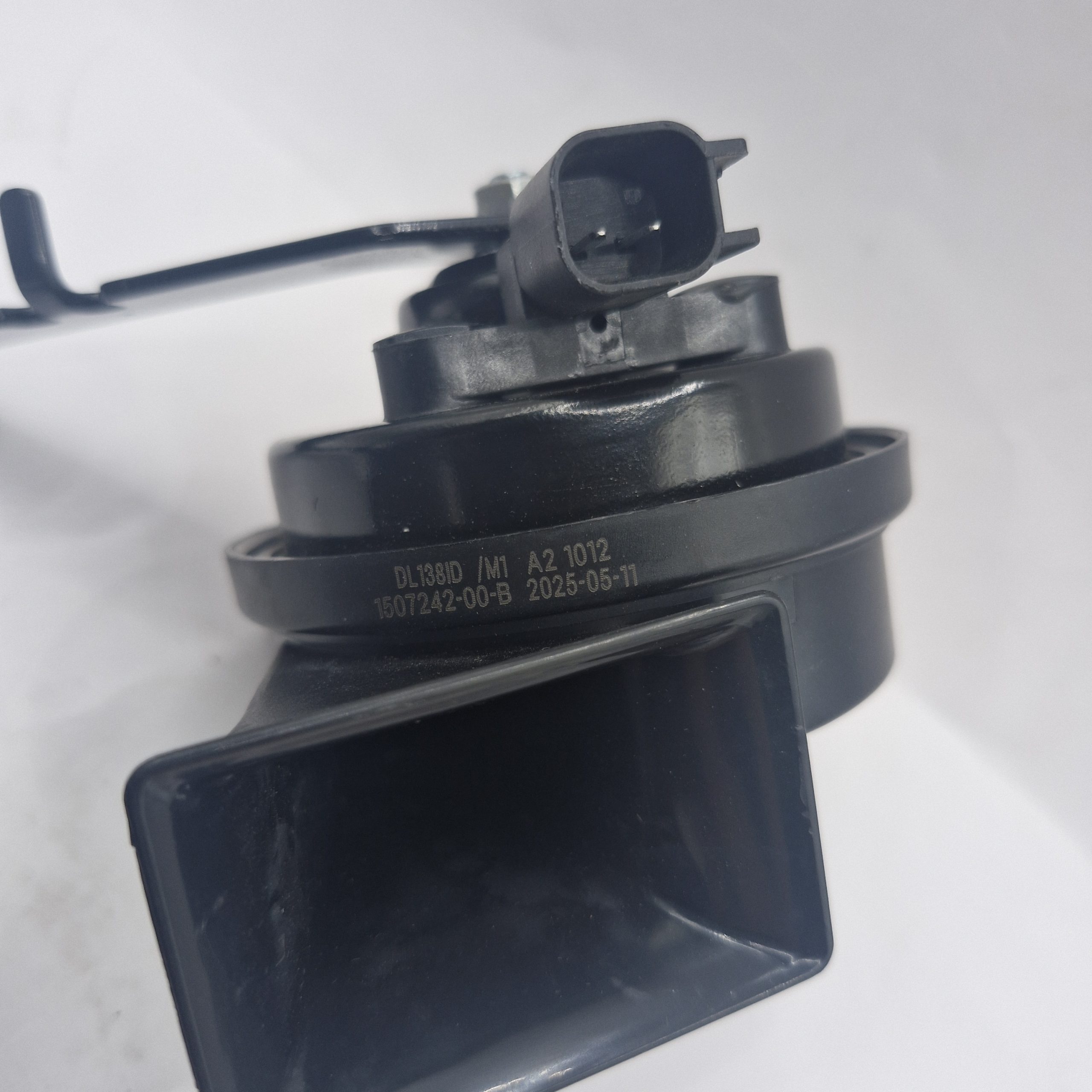 Horn Fits Tesla Model 3 1486943-00-A Full Set Double Horn With Metal Bracket - Image 3