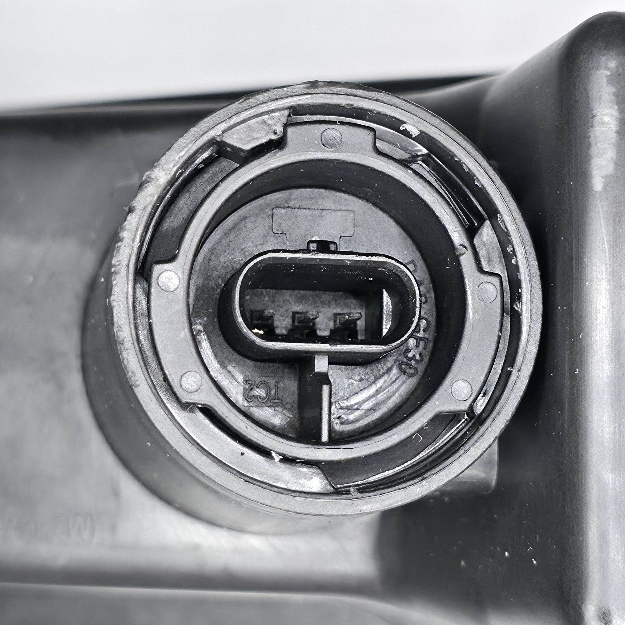 Front Right Fog Light Fits Tesla Model 3 2017-2023 & Tesla Model Y 1624798-00-A - Image 3