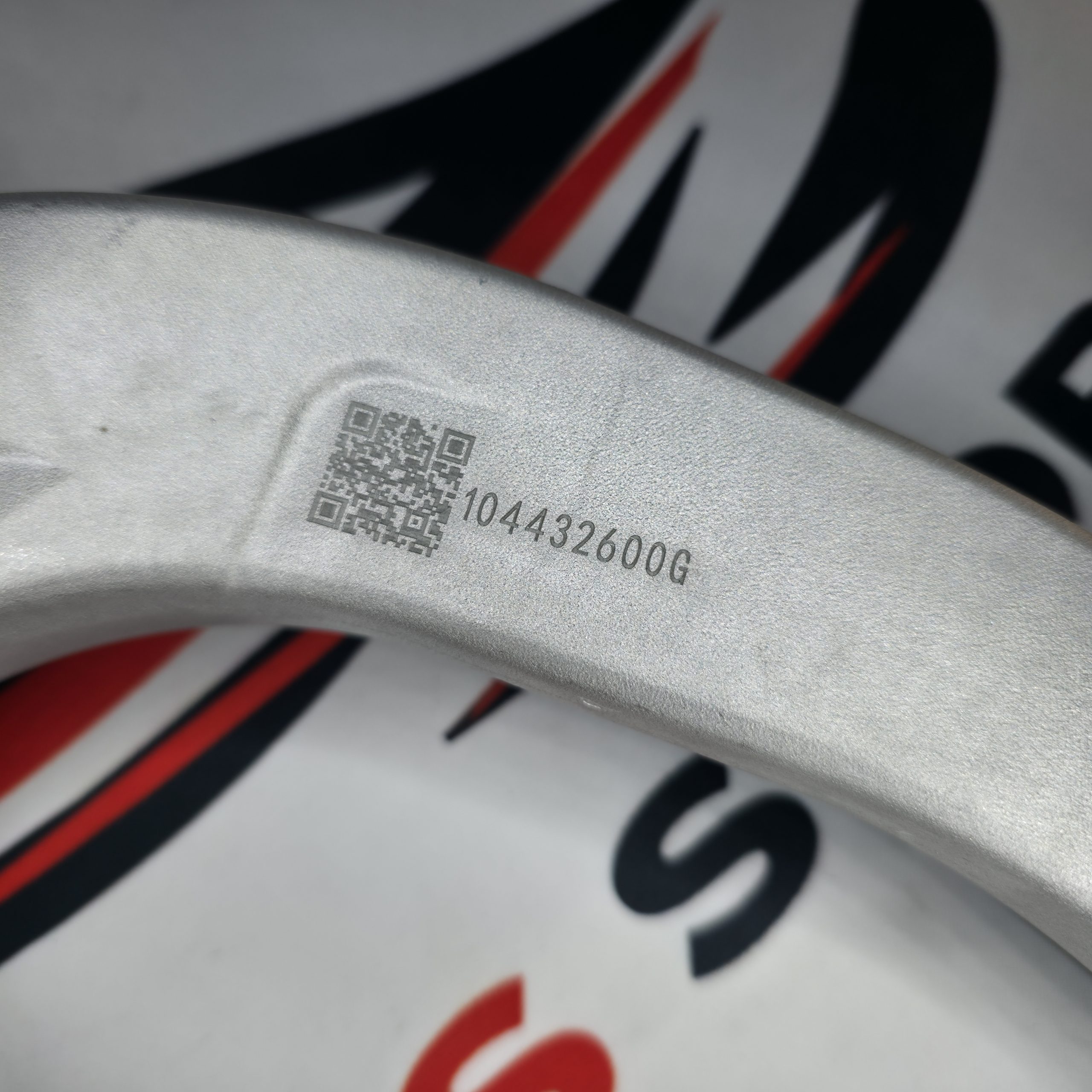 Upper Suspension Arm Tesla Model 3/Y EVOSAMP LHS 1188321-00-A 1044326-00-J - Image 2