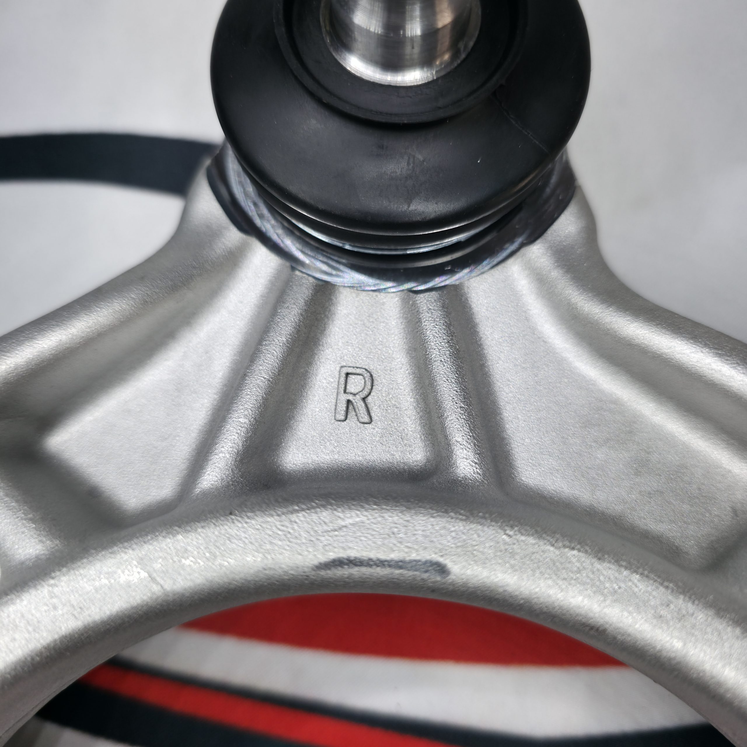 Upper Suspension Arm Tesla Model 3/Y EVOSAMP LHS 1188321-00-A 1044326-00-J - Image 3