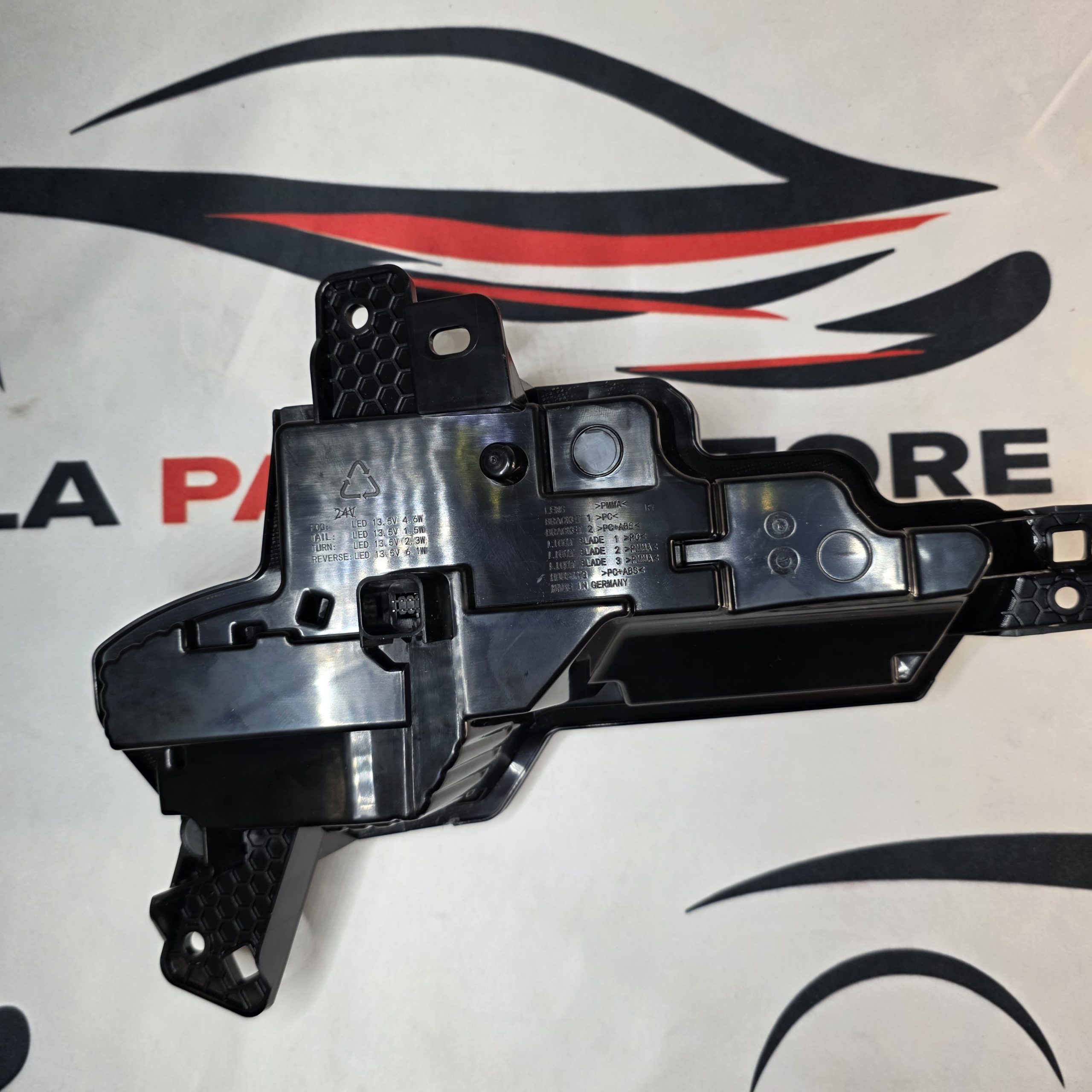 Taillight Right Hand Side Tesla Model Y 2025+ Juniper Full Assembly 1979445-00-C - Image 3