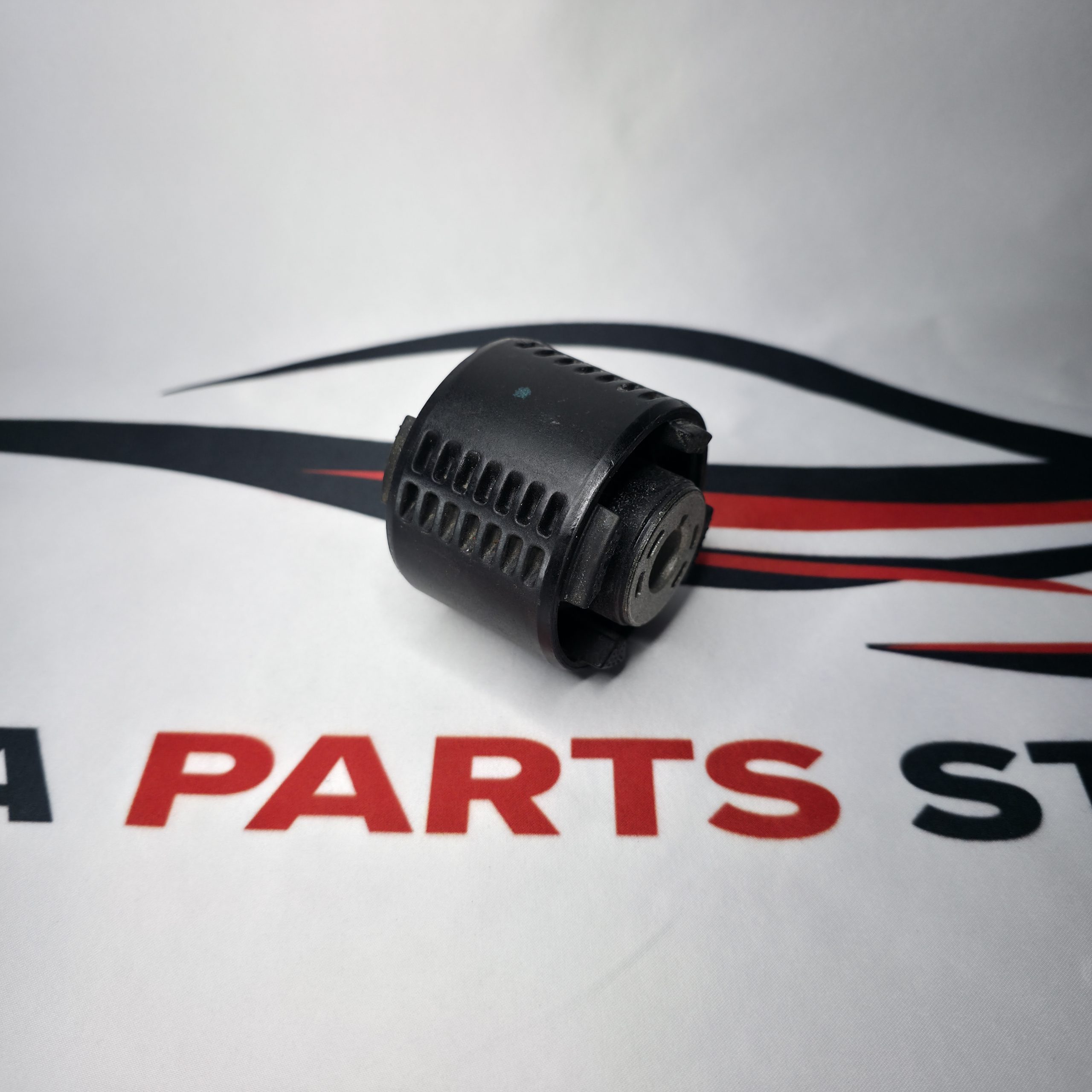 OEM Rear Motor Bushing RHS Tesla Model 3 1109296-00-B - Image 2