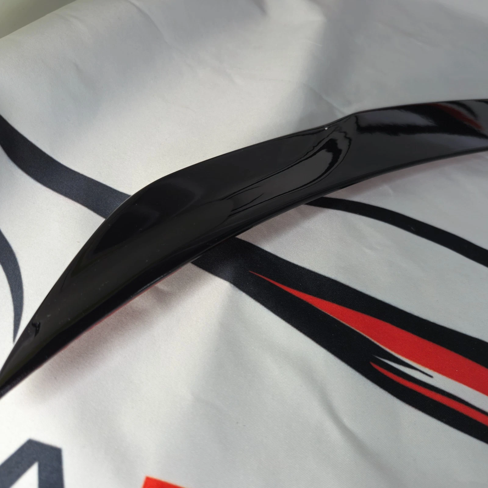 Tesla Model Y Peformance Style Glossy Black Spoiler - Image 2