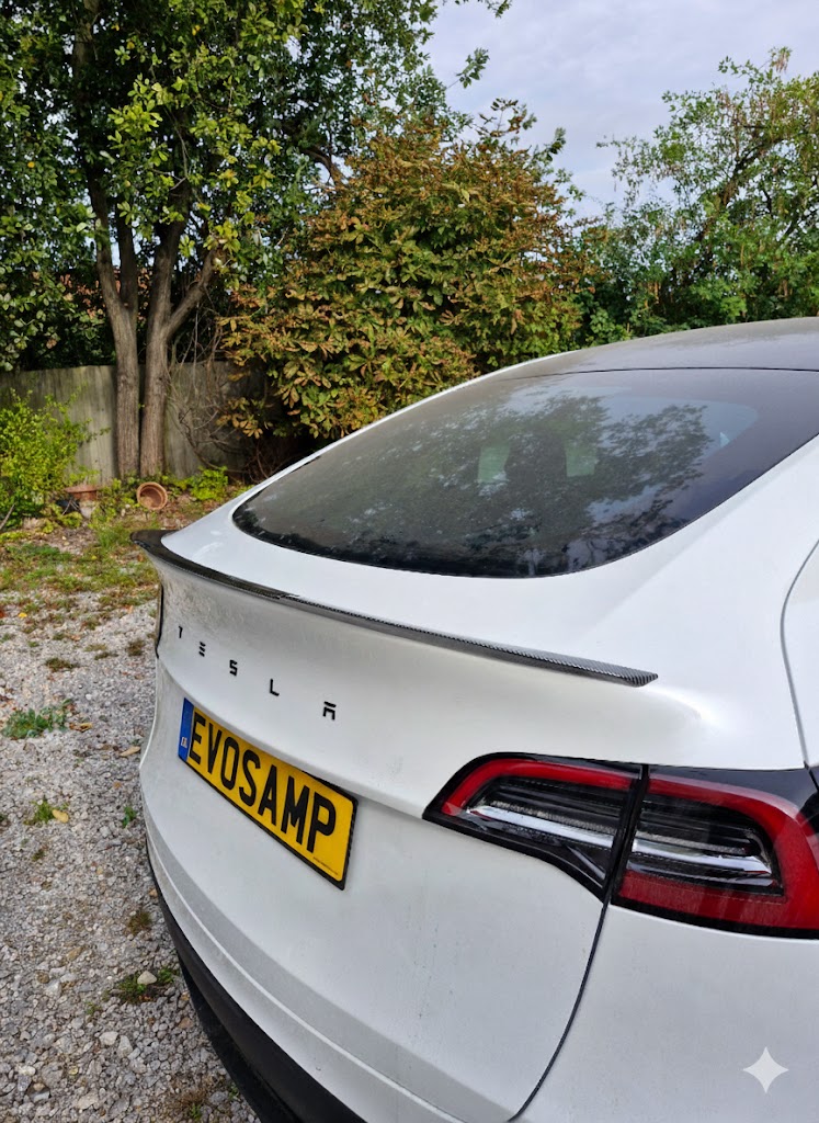 Tesla Model Y Basic Style Carbon Fibre Pattern Spoiler