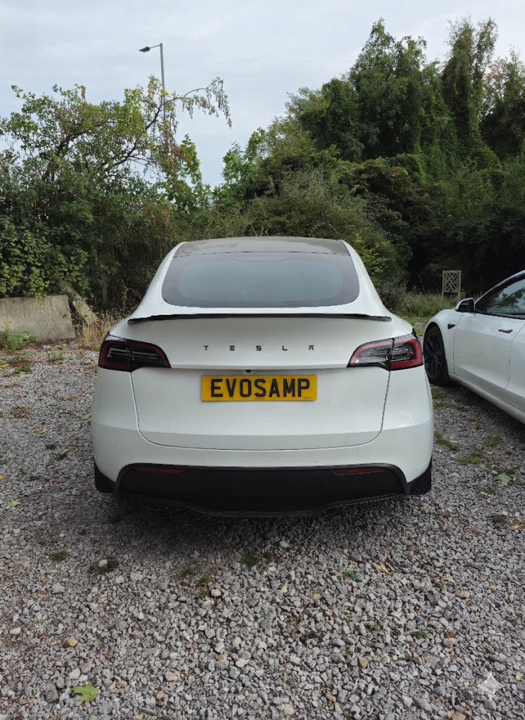 Tesla Model Y Performance Carbon Fibre Pattern Spoiler - Image 2