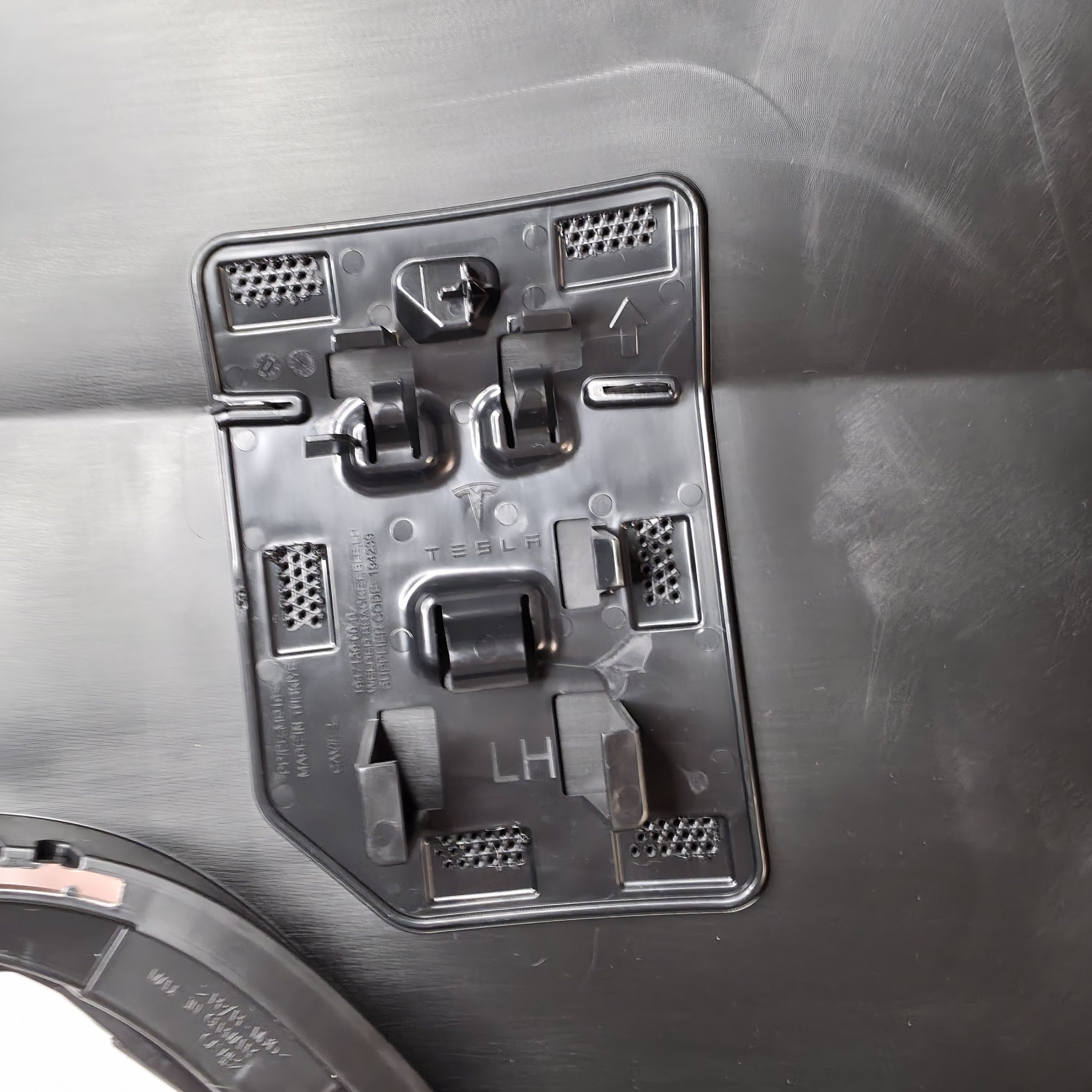 Tesla Model Y 2025+ OEM REAR UPPER FASCIA LHS CORNER UNPAINTED 1932601-PD-F PREMIUM - Image 2