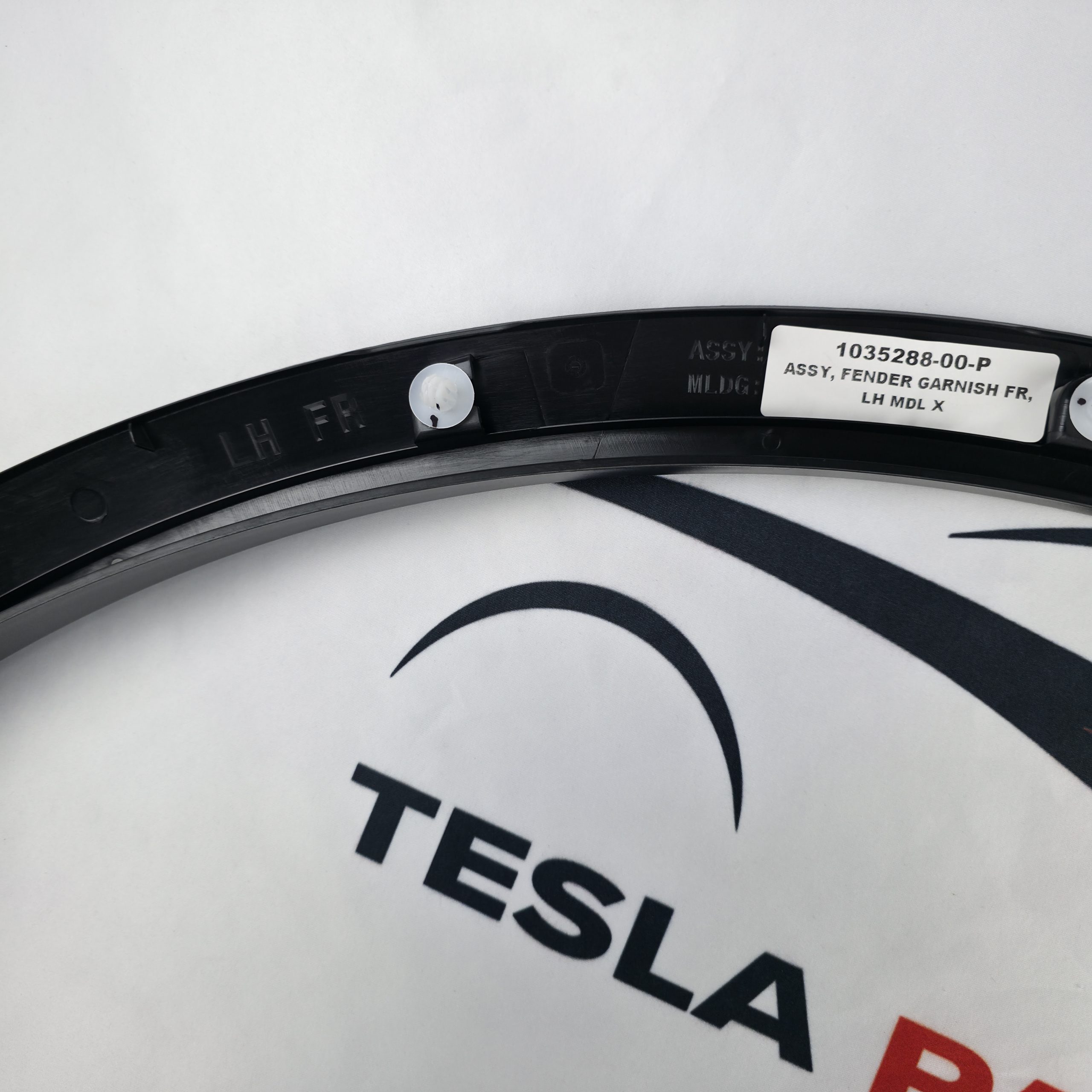 Front Left Hand Side Fender Arch Trim Tesla Model X OEM 1035288-00-L 1035288-00-M - Image 3